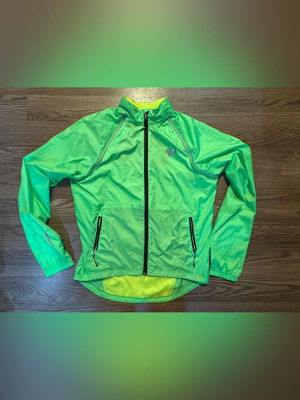 Pearl Izumi Bright Green Cycling Windbreaker